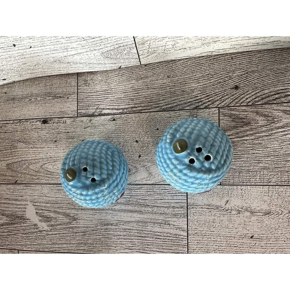 NWOT Yarn Shaped Ceramic Glazed Salt and Pepper Shaker Set